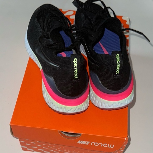 WMNS Nike Renew In-Season TR 9 - Picture 5 of 7